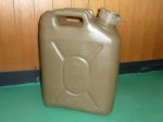 画像2: 米軍放出品,Scepter Military Fuel Gas Can (プラスチック) (2)