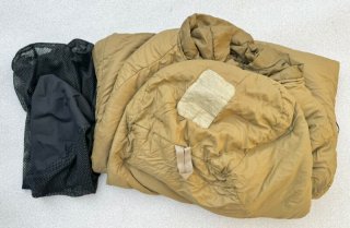 格安定番米軍海兵隊寒冷地用スリーピングバッグ希少品 個人装備