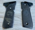 画像1: 米軍実物 Beretta M9 Pistol Grip Panel (1)