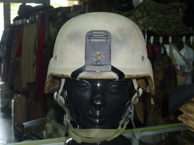米軍放出品 LWHヘルメット Mサイズ-