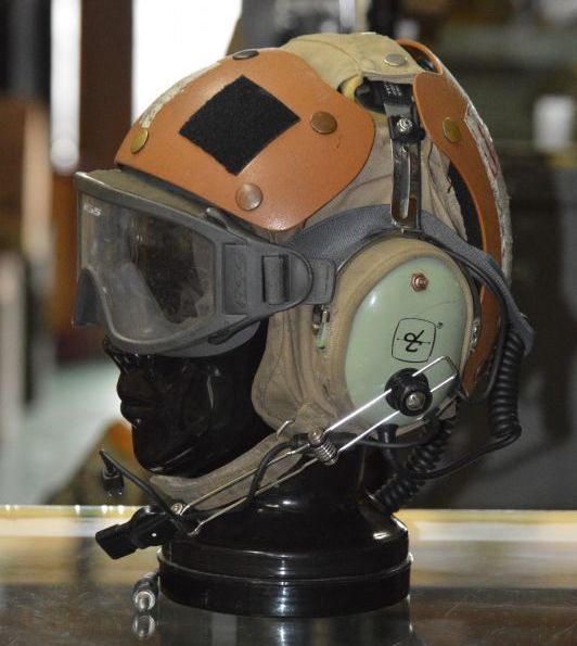 米軍 デッキクルーヘルメット FLIGHT DECK CREWMANS 白 .2-