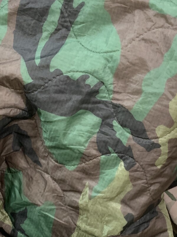 米軍実物 ポンチョライナー ウッドランドカモ 迷彩 寝袋、寝具