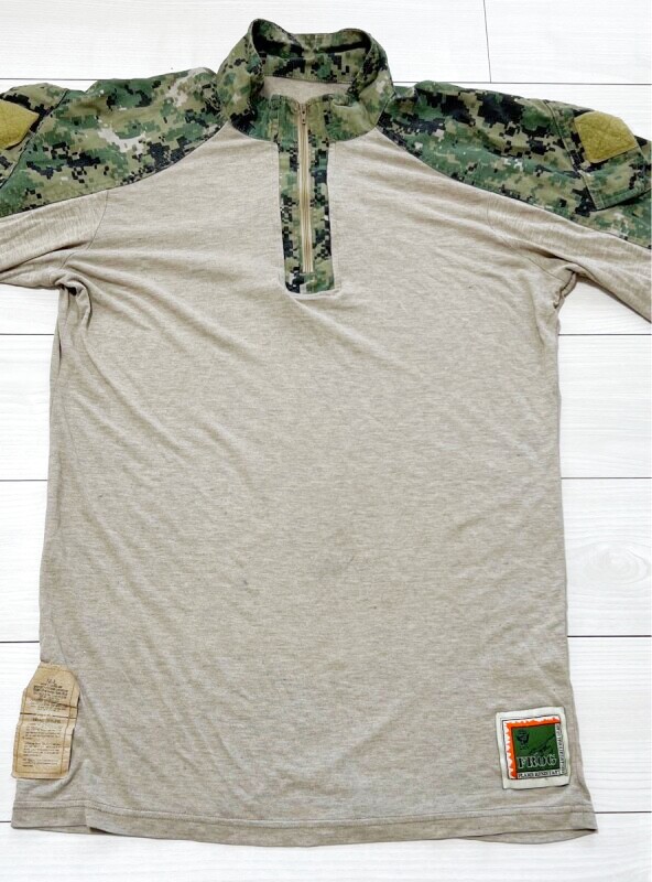 米軍実物　FROG　US NAVY,　AOR2　コンバットシャツ　TYPEIII　M-LONG